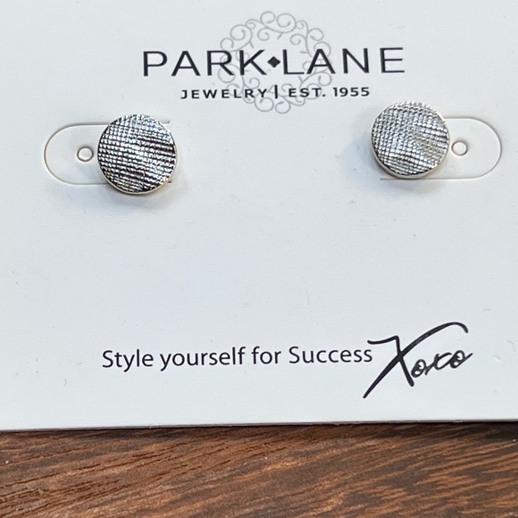 Park Lane Jewelry - Dottie Stud Earrings- Park Lane